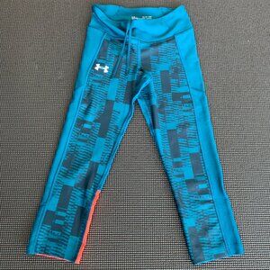 NWOT Under Armour Capri Leggings with back pocket